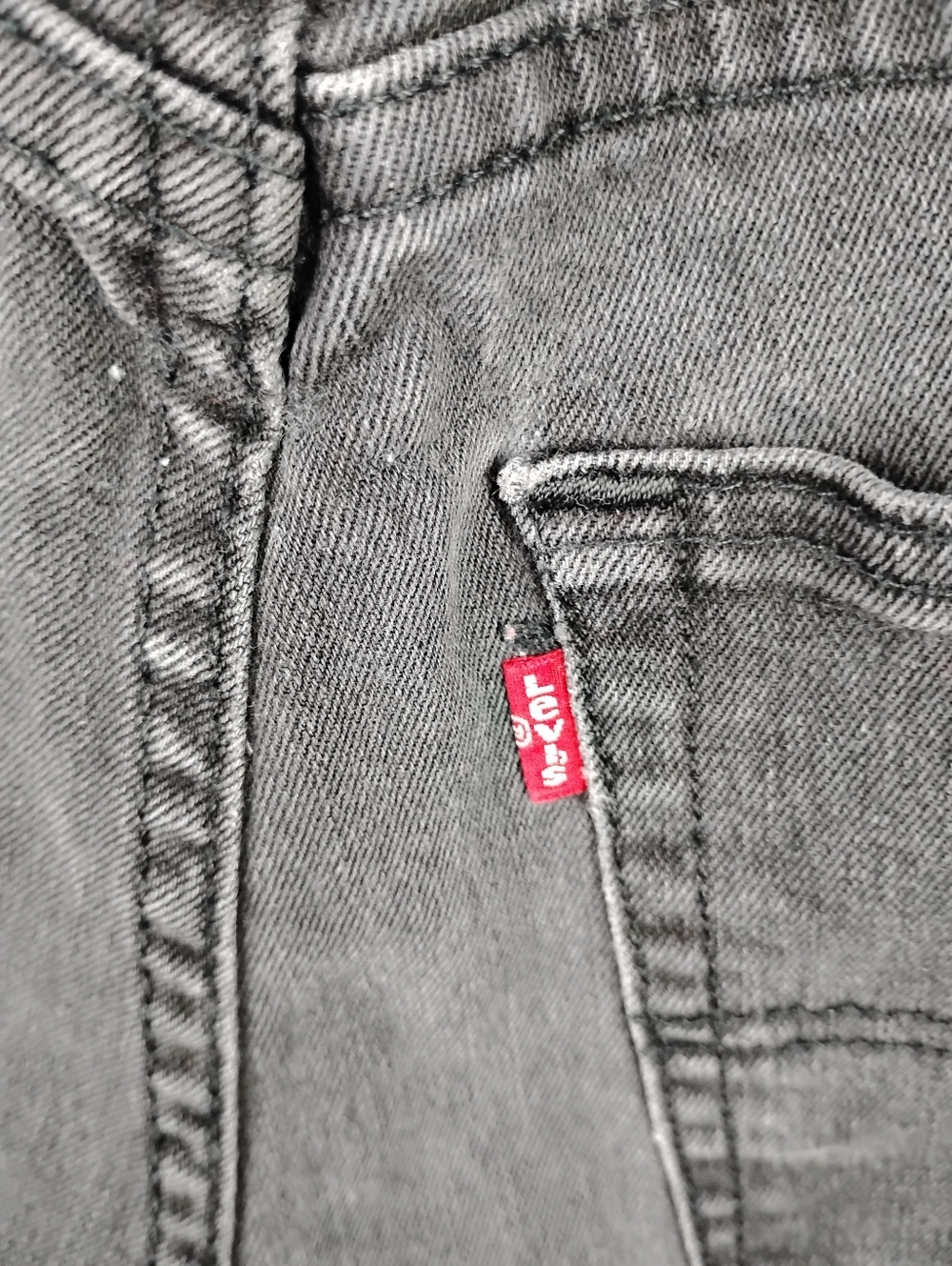 Levi's Women’s Black Denim Cutoff Shorts Size 30 - Picture 4 of 6